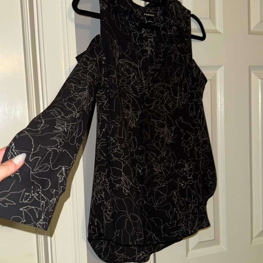 Trouve Black top with open shoulders